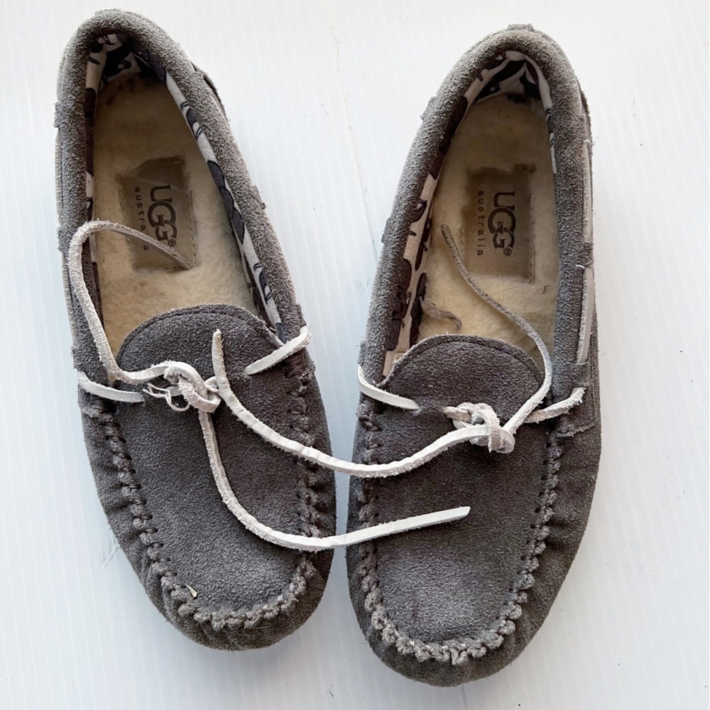 Girls UGG | Moccasins Size 1